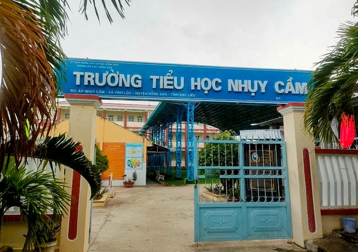 Cơm chiên dương châu nghi gây ngộ độc 63 học sinh ở Cà Mau Cơm chiên dương châu nghi gây ngộ độc 63 học sinh ở Cà Mau