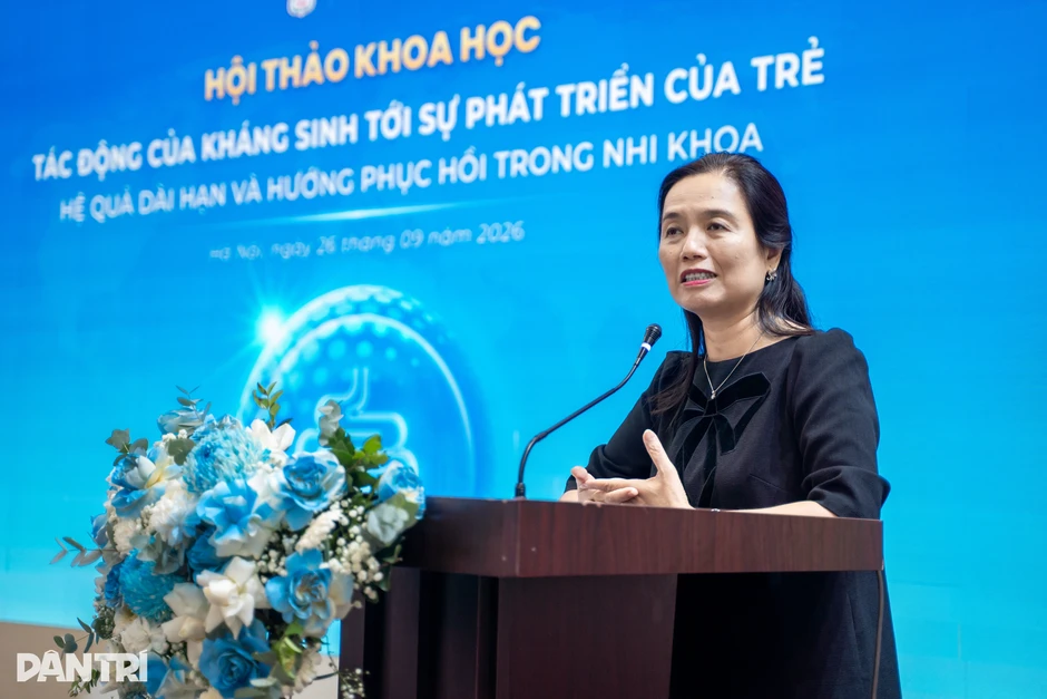 Con ốm được kê 6 loại thuốc, nhiều bố mẹ Việt vẫn xin thêm cho "nhanh khỏe" Con ốm được kê 6 loại thuốc, nhiều bố mẹ Việt vẫn xin thêm cho "nhanh khỏe"