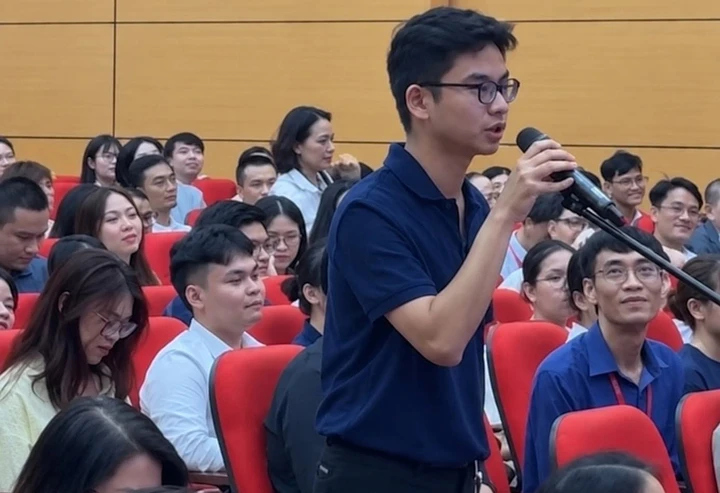 Con trai Phó Giám đốc A9 Bạch Mai chọn Hồi sức cấp cứu, nối nghiệp cha Con trai Phó Giám đốc A9 Bạch Mai chọn Hồi sức cấp cứu, nối nghiệp cha