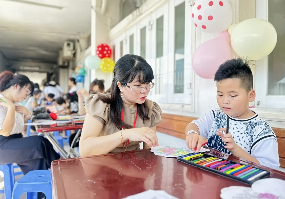 Công tác xã hội trong bệnh viện: Điểm tựa của người bệnh