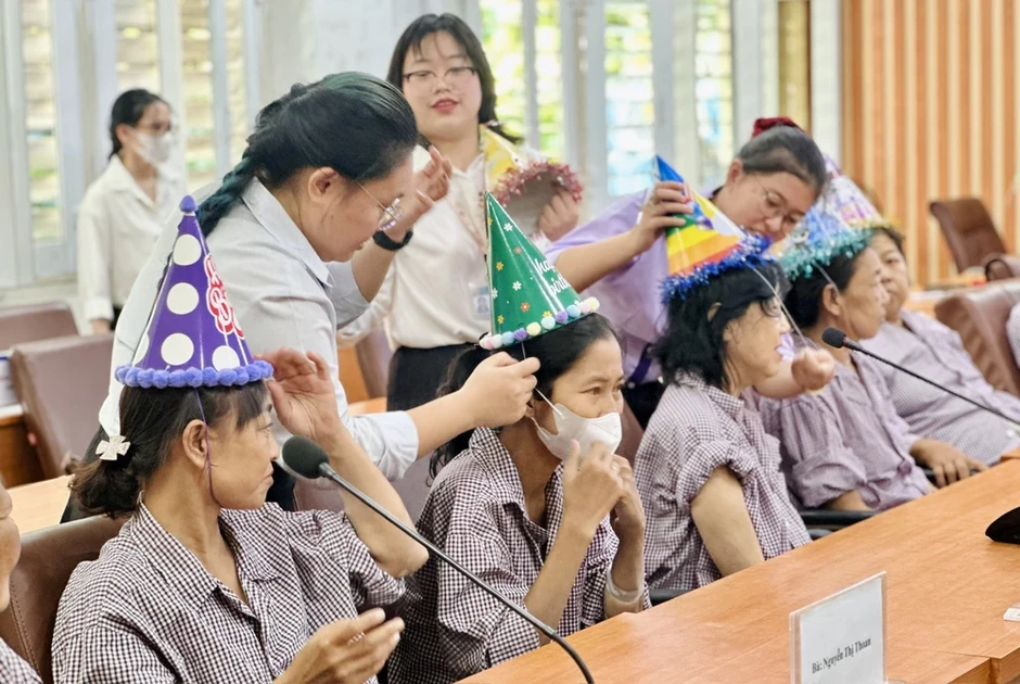 Công tác xã hội trong bệnh viện: Điểm tựa của người bệnh