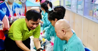 Công tác xã hội trong bệnh viện: Điểm tựa của người bệnh