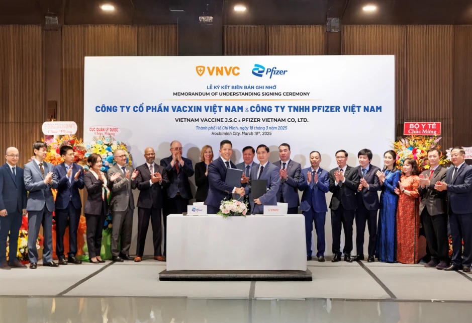 Công ty Vắc xin VNVC và Tập đoàn Pfizer trao văn kiện hợp tác tăng cường năng lực y tế Việt Nam tại Hoa Kỳ