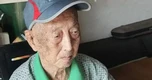 Cụ ông 100 tuổi ngày ngủ hơn 18 tiếng, bữa nào cũng phải có thịt, mỗi tháng ăn vài kg đường phèn: Bí quyết sống thọ lại nằm ở điều này
