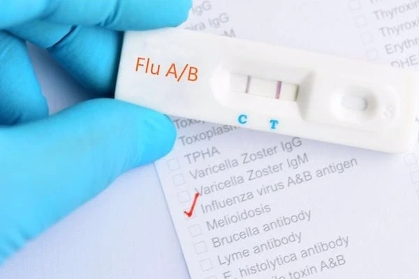 Cúm mùa tưởng nhẹ vẫn có thể gây biến chứng nặng Cúm mùa tưởng nhẹ vẫn có thể gây biến chứng nặng