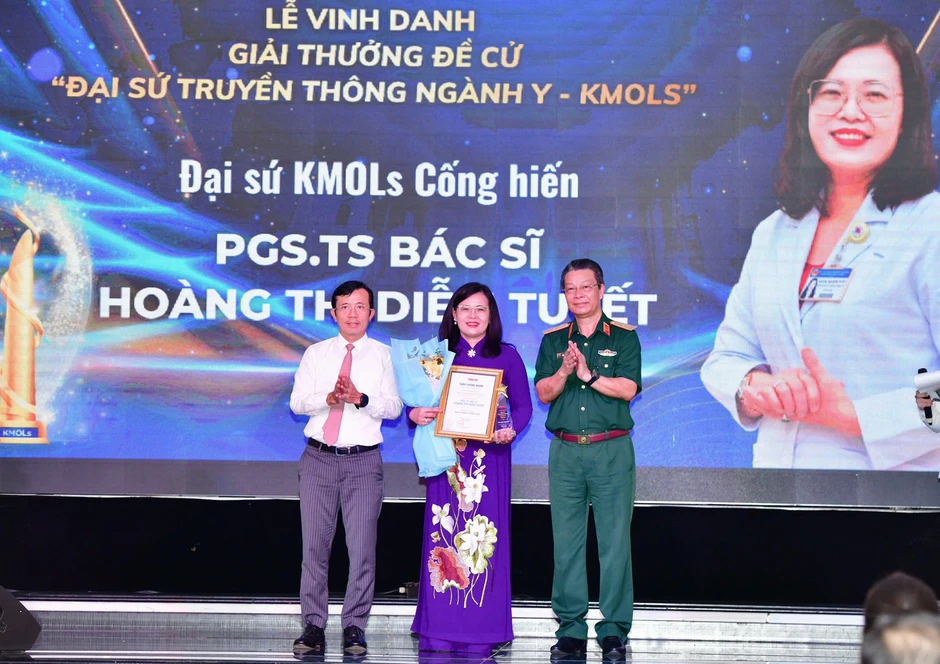 Cuộc chiến không khoan nhượng giữa lương y với ‘thần y’ trong thời đại số Cuộc chiến không khoan nhượng giữa lương y với ‘thần y’ trong thời đại số
