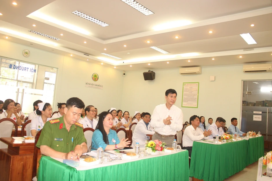 Cuộc gọi lúc nửa đêm giải cứu bé gái bị mẹ ruột ép bán dâm