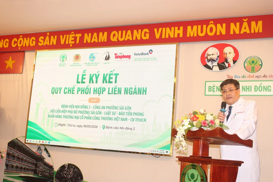 Cuộc gọi lúc nửa đêm giải cứu bé gái bị mẹ ruột ép bán dâm