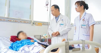 Cứu nam tài xế công nghệ đa chấn thương nặng sau tai nạn trên đường Phạm Ngũ Lão