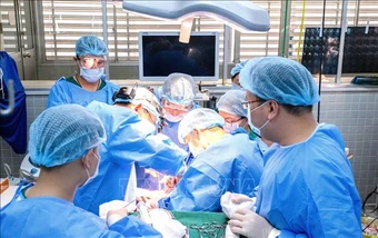 Cứu sống bệnh nhân ung thư hốc mũi hiếm gặp