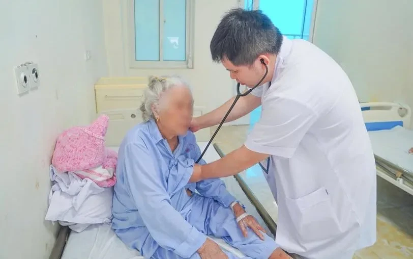 Cứu sống cụ bà 91 tuổi suy tim nặng bằng kỹ thuật TAVI Cứu sống cụ bà 91 tuổi suy tim nặng bằng kỹ thuật TAVI