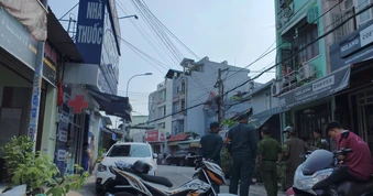 Cứu sống ngoạn mục 2 nạn nhân vụ cháy nhà tại phường Tân Thới Hiệp