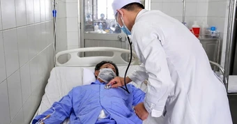 Cứu sống người đàn ông ở Cần Thơ bị 2 thanh sắt đâm xuyên cơ thể