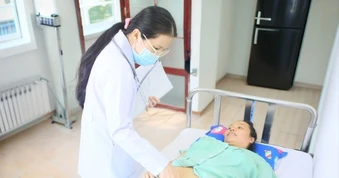 Cứu sống thai phụ vỡ tử cung hiếm gặp khi thai mới 11 tuần tuổi