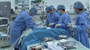 Cứu sống thiếu niên viêm cơ tim tối cấp