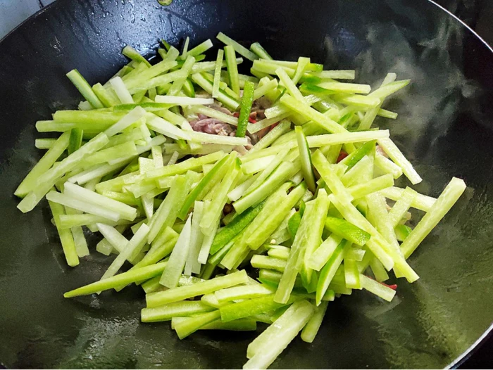 Đã đến lúc thường xuyên mua 4 loại rau theo mùa này khi đi chợ: Dễ chế biến, ngon miệng lại tốt cho tiêu hóa Đã đến lúc thường xuyên mua 4 loại rau theo mùa này khi đi chợ: Dễ chế biến, ngon miệng lại tốt cho tiêu hóa