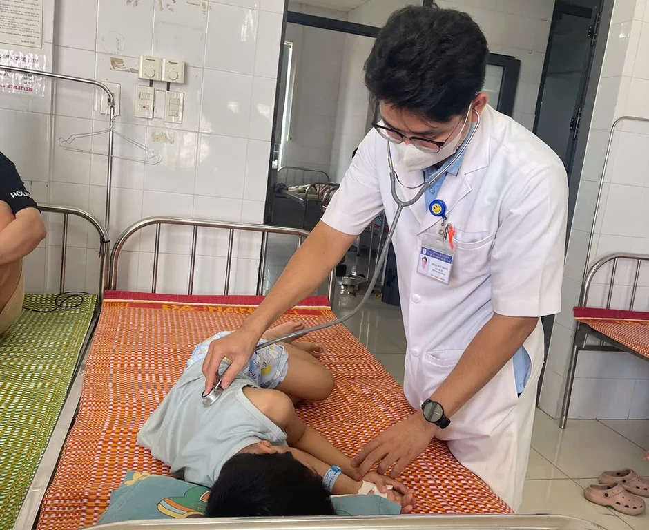 Đà Nẵng: Hơn 40 người bị ngộ độc do ăn bánh mì ở khu vực Điện Bàn Đà Nẵng: Hơn 40 người bị ngộ độc do ăn bánh mì ở khu vực Điện Bàn