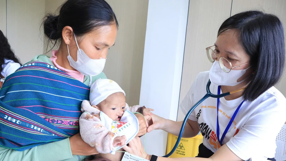 Đắk Lắk: Khám sàng lọc, phẫu thuật miễn phí cho người bệnh mắc dị tật bẩm sinh vùng hàm mặt cùng một số dị tật bẩm sinh khác Đắk Lắk: Khám sàng lọc, phẫu thuật miễn phí cho người bệnh mắc dị tật bẩm sinh vùng hàm mặt cùng một số dị tật bẩm sinh khác