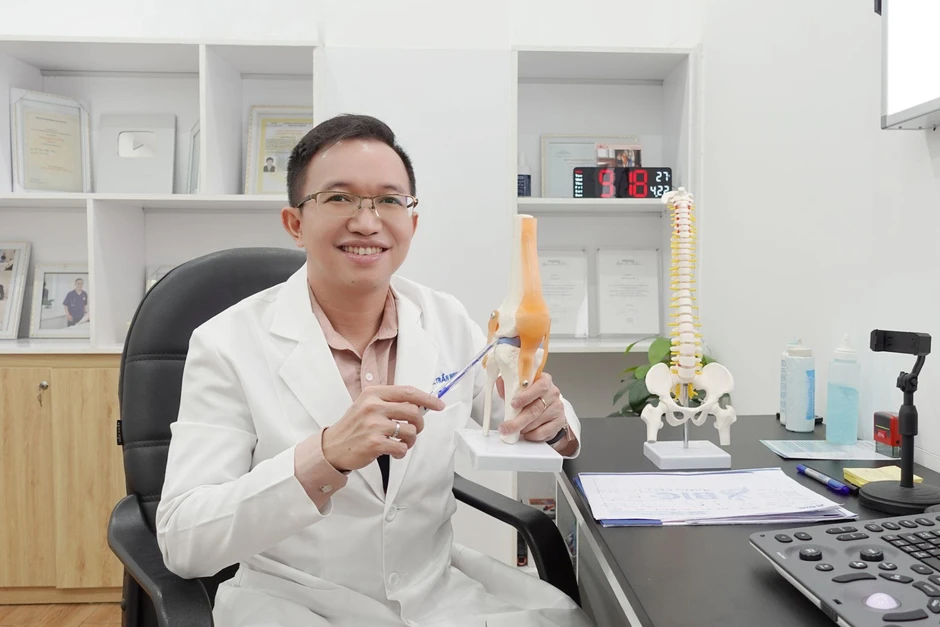 Dân văn phòng đau cổ vai gáy, bác sĩ hé lộ giải pháp Dân văn phòng đau cổ vai gáy, bác sĩ hé lộ giải pháp