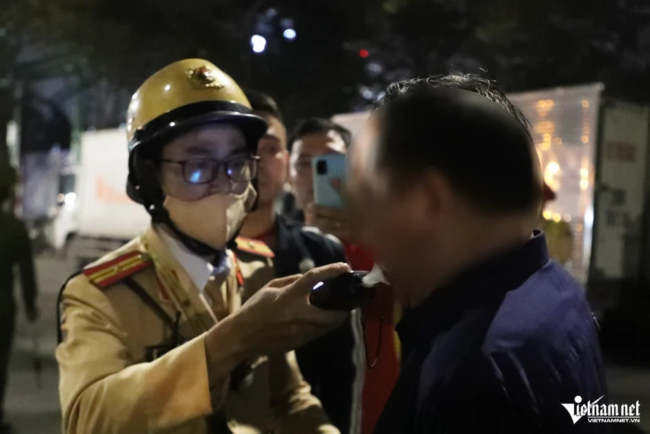 Danh tính tài xế ô tô mất lái, tông liên hoàn 8 xe ở Hà Nội Danh tính tài xế ô tô mất lái, tông liên hoàn 8 xe ở Hà Nội
