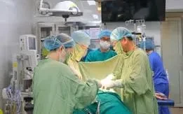 Đặt máy tạo nhịp tim ngay sau sinh cứu bé mắc rối loạn nhịp nguy hiểm Đặt máy tạo nhịp tim ngay sau sinh cứu bé mắc rối loạn nhịp nguy hiểm