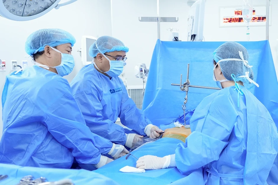 Đặt thanh nâng sửa ngực lõm cho thiếu niên - Báo TinVina Đặt thanh nâng sửa ngực lõm cho thiếu niên - Báo TinVina