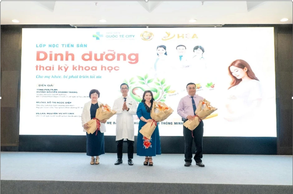 Dấu ấn lớp học tiền sản quy mô kỷ lục tại Bệnh viện quốc tế City thu hút hơn 400 mẹ bầu