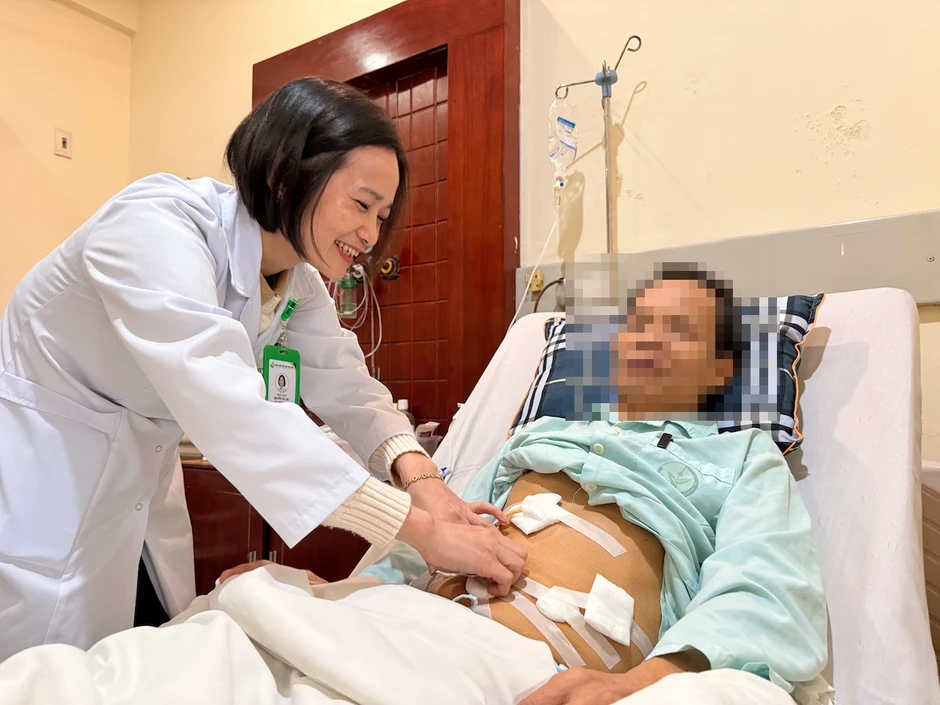 Đau bụng đi khám, người đàn ông bàng hoàng phát hiện mắc cùng lúc 2 loại ung thư Đau bụng đi khám, người đàn ông bàng hoàng phát hiện mắc cùng lúc 2 loại ung thư