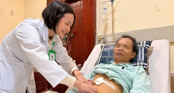 Đau bụng đi khám, người đàn ông bàng hoàng phát hiện mắc cùng lúc 2 loại ung thư