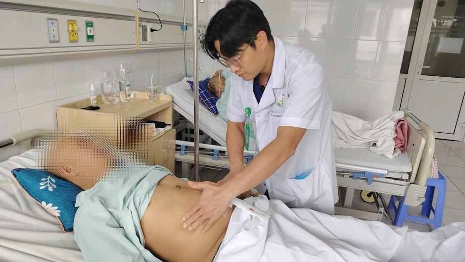 Đau bụng kéo dài, đi khám nhiều nơi mới biết mắc ung thư tiên lượng sống chỉ 10% Đau bụng kéo dài, đi khám nhiều nơi mới biết mắc ung thư tiên lượng sống chỉ 10%