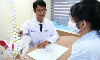 Dấu hiệu cảnh báo thoát vị đĩa đệm chèn ép thần kinh - Báo TinVina