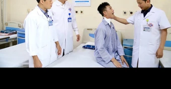 Đau loét lưỡi suốt 4 tháng, người đàn ông 33 tuổi bất ngờ mắc ung thư