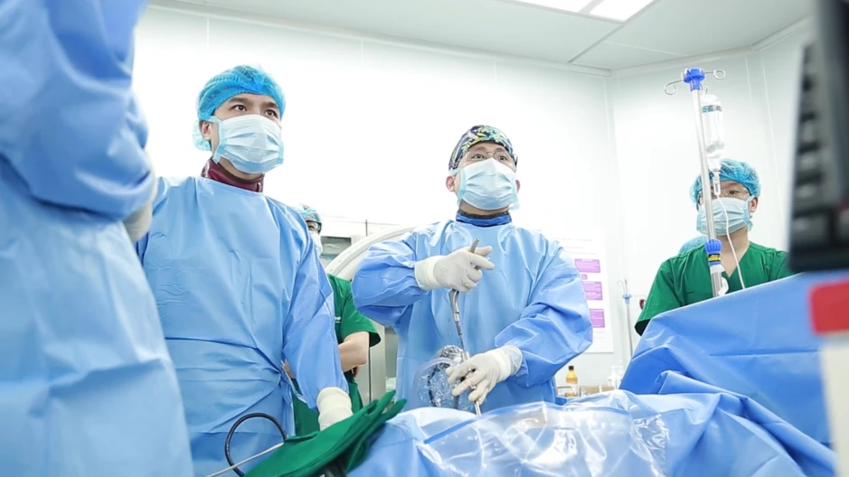 Đau như điện giật, mất ngủ triền miên: Cái kết không tưởng sau ca mổ 1cm Đau như điện giật, mất ngủ triền miên: Cái kết không tưởng sau ca mổ 1cm