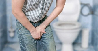 Để bảo vệ thận, người ngoài 50 tuổi nên làm việc này sau khi đi vệ sinh