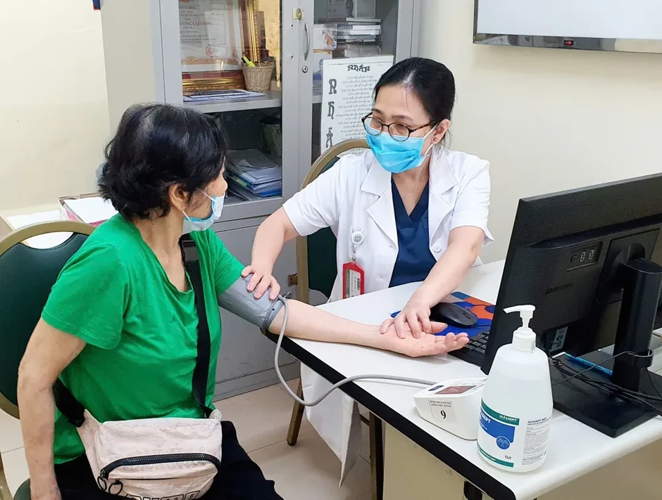 Đề xuất bổ sung 120 bệnh, nhóm bệnh được kê đơn thuốc trên 30 ngày Đề xuất bổ sung 120 bệnh, nhóm bệnh được kê đơn thuốc trên 30 ngày