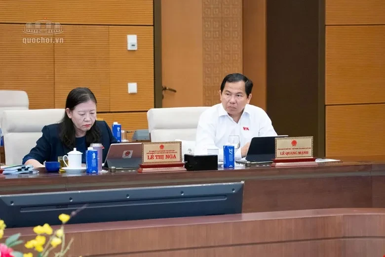 Đề xuất cấm triệt để thuốc lá điện tử, siết chặt điểm bán thuốc lá Đề xuất cấm triệt để thuốc lá điện tử, siết chặt điểm bán thuốc lá