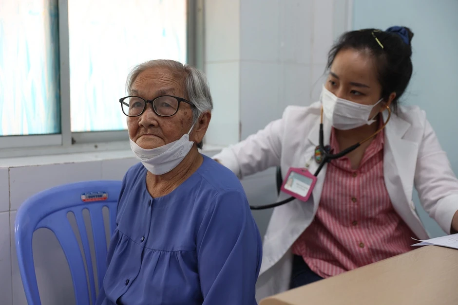 Đề xuất miễn phí BHYT cho người từ 65 tuổi Đề xuất miễn phí BHYT cho người từ 65 tuổi