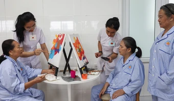 Đề xuất mở điểm chăm sóc người già ban ngày ở nhà văn hóa