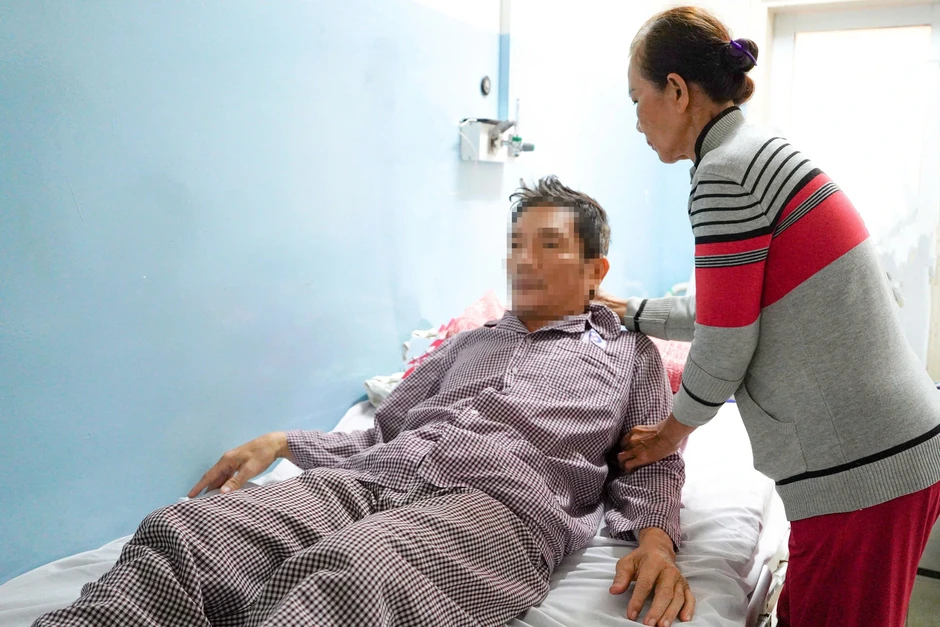 Đêm “giằng co từng phút”, níu mạng bệnh nhân ngừng tim đột ngột ở TPHCM Đêm “giằng co từng phút”, níu mạng bệnh nhân ngừng tim đột ngột ở TPHCM