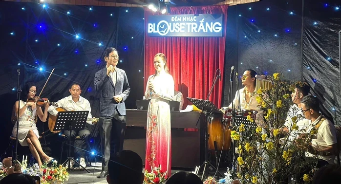Đêm nhạc “Blouse trắng — Hát cho yêu thương” gây quỹ hỗ trợ bệnh nhi Đêm nhạc “Blouse trắng — Hát cho yêu thương” gây quỹ hỗ trợ bệnh nhi