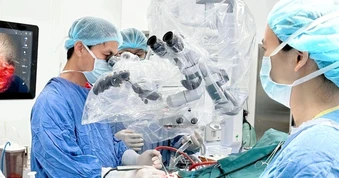 Đêm trực đầu, BV Việt Đức cơ sở Ninh Bình cứu ca đa chấn thương nguy kịch