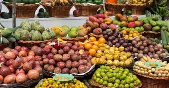 Đi chợ mua trái cây, nên chọn quả to hay quả nhỏ?