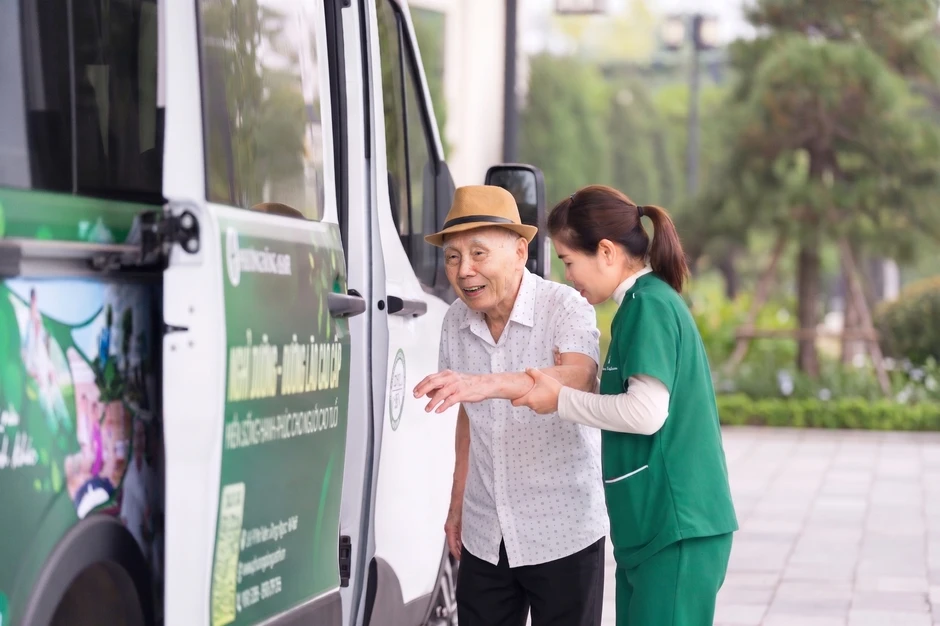 Đi dưỡng lão bán trú tuổi 93: Lựa chọn sống vui giữa vòng tay gia đình và cộng đồng