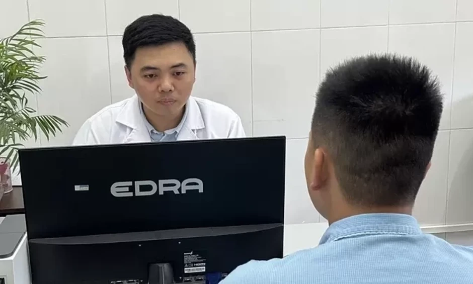 Đi khám nhiều nơi không ra bệnh, chàng trai phải nhập viện tâm thần Đi khám nhiều nơi không ra bệnh, chàng trai phải nhập viện tâm thần