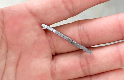 Dị vật nam châm "xếp hàng dài", gây thủng ruột bé trai 5 tuổi Dị vật nam châm "xếp hàng dài", gây thủng ruột bé trai 5 tuổi