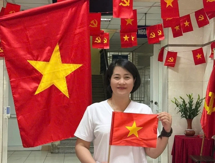 Điều dưỡng trưởng cứu sống nam thanh niên ngừng tim sau cơn co giật tại quán cà-phê