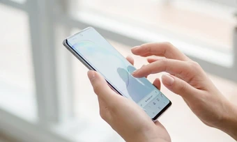 Điều gì xảy ra với mắt trẻ khi nhìn màn hình quá lâu? - Báo TinVina