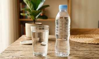 Điều gì xảy với hệ tiêu hóa khi không uống đủ nước? - Báo TinVina
