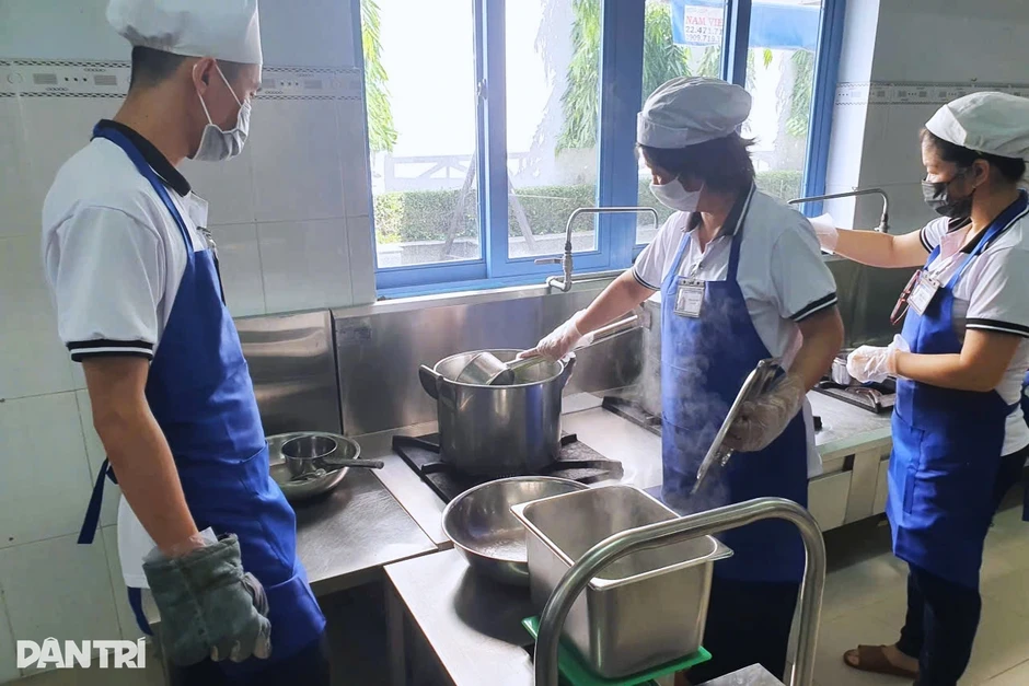 Đơn vị cung cấp suất ăn trường học than khó với Sở An toàn thực phẩm TPHCM Đơn vị cung cấp suất ăn trường học than khó với Sở An toàn thực phẩm TPHCM