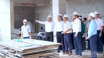 Đồng hành gỡ “nút thắt”, nâng tầm y tế Cà Mau